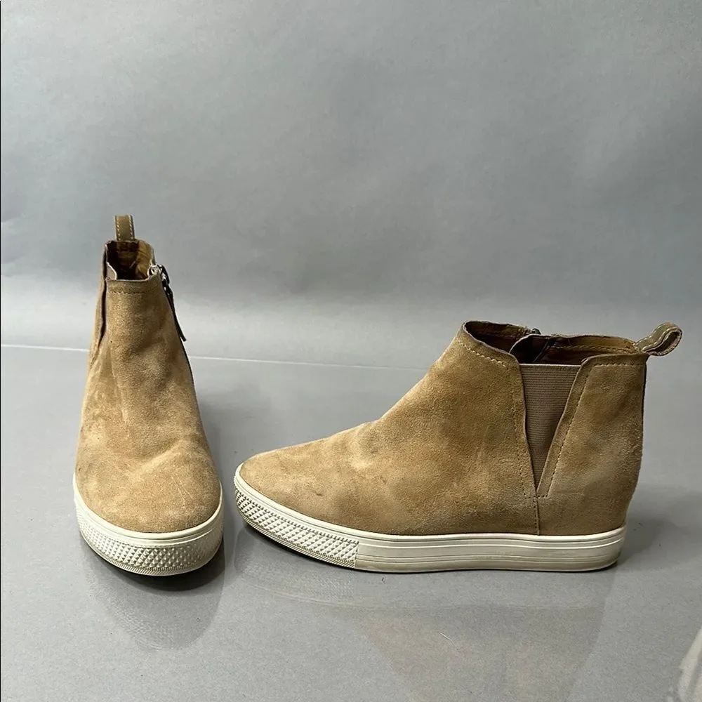 Caslon Cnaidy-Lea Suede Wedge Sneakers – Tan – Women’s Size 5.5M (A-1516)
